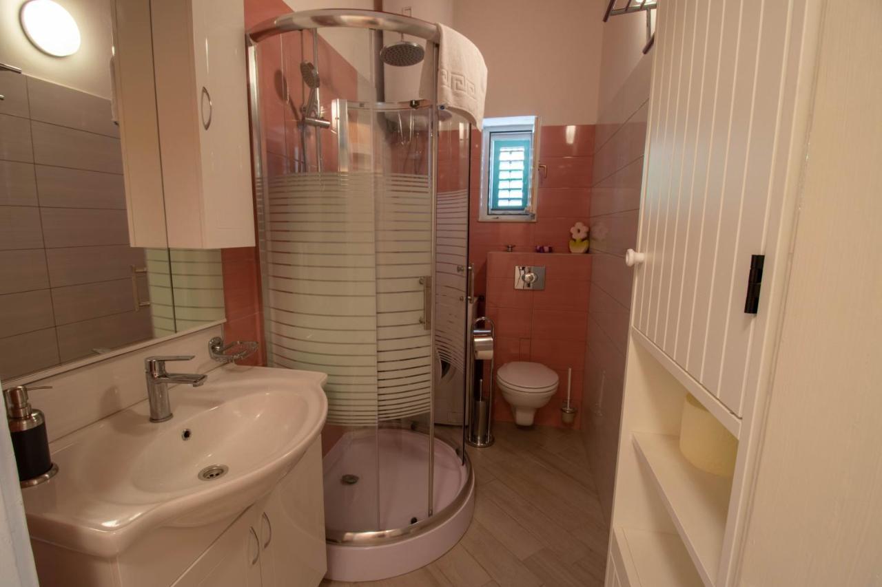 Apartman Ivan Drnis Exterior photo
