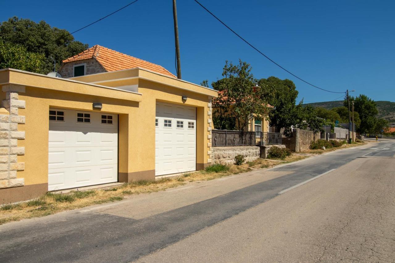 Apartman Ivan Drnis Exterior photo