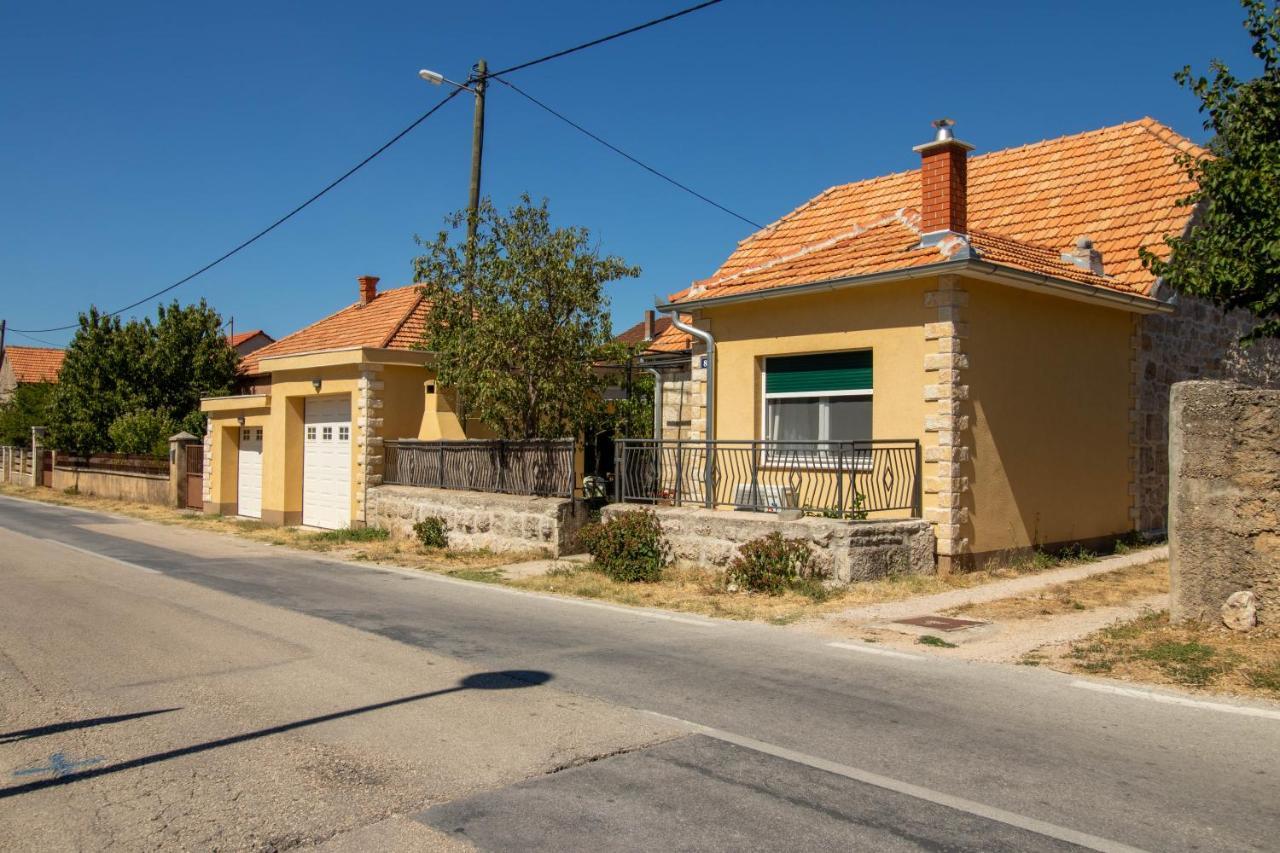 Apartman Ivan Drnis Exterior photo
